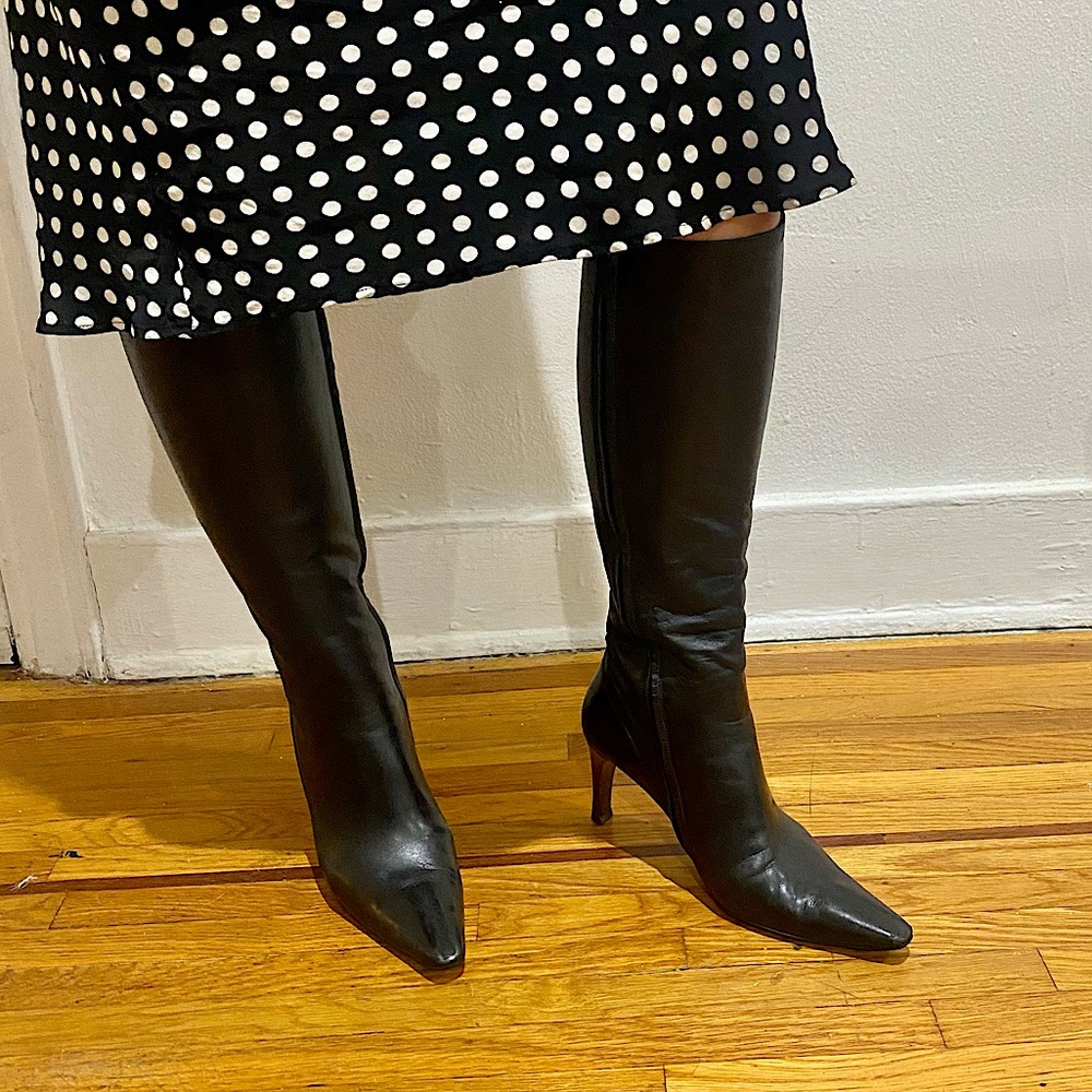 Gucci knee high black boot size 8 90s style